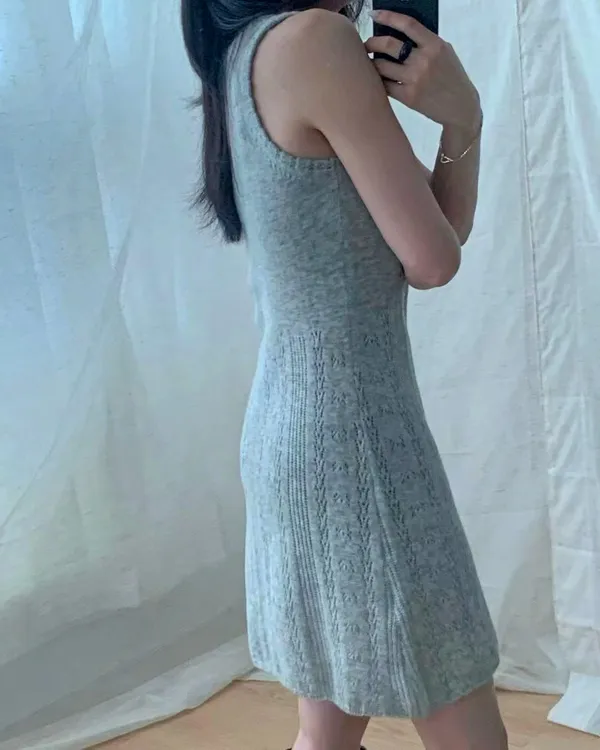 Elegant Knitted Dress to Showcase Your Charming Curves