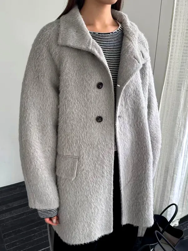 Elegant Plush Coat, a Must-Have for a Warm and Stylish Winter