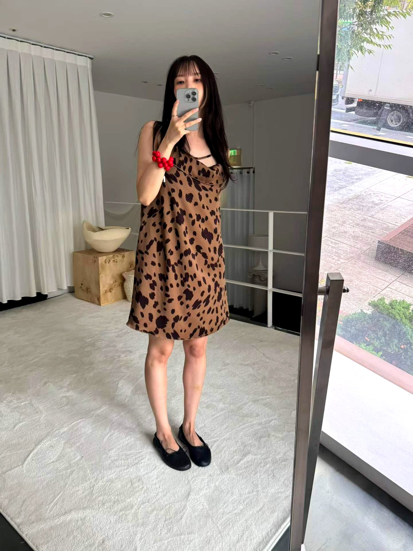 패셔너블한 표범 무늬 원피스, 가볍고 편안하며 완벽한 여름 선택