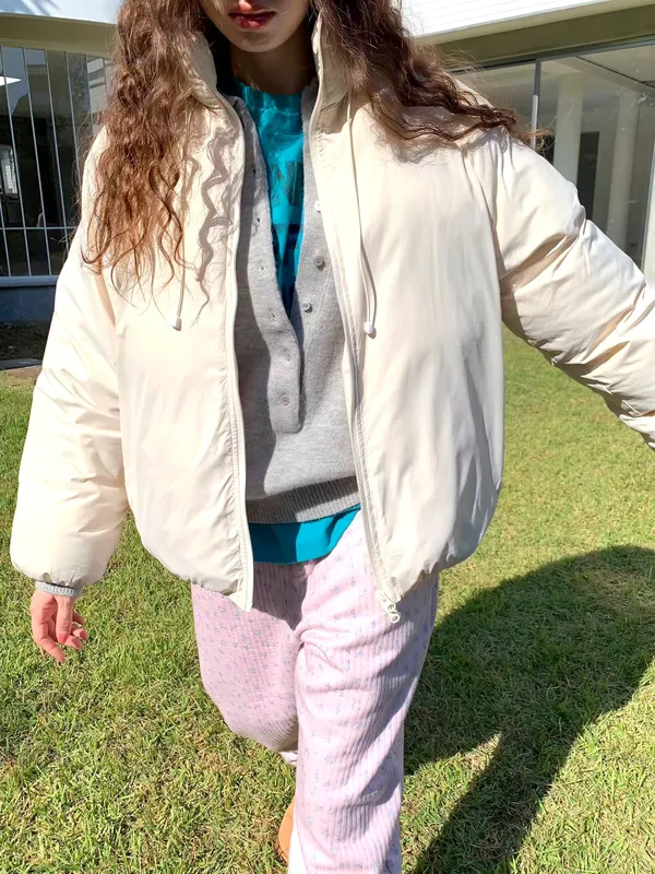 時尚保暖女裝羽絨服，輕盈舒適，完美搭配秋冬