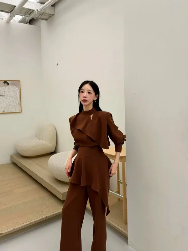 Elegant Asymmetrical Design Women's Top - Fashionable and Comfortable
