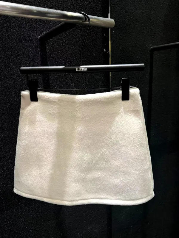 Chic Mini Skirt, Comfortable and Versatile for Elegant Style