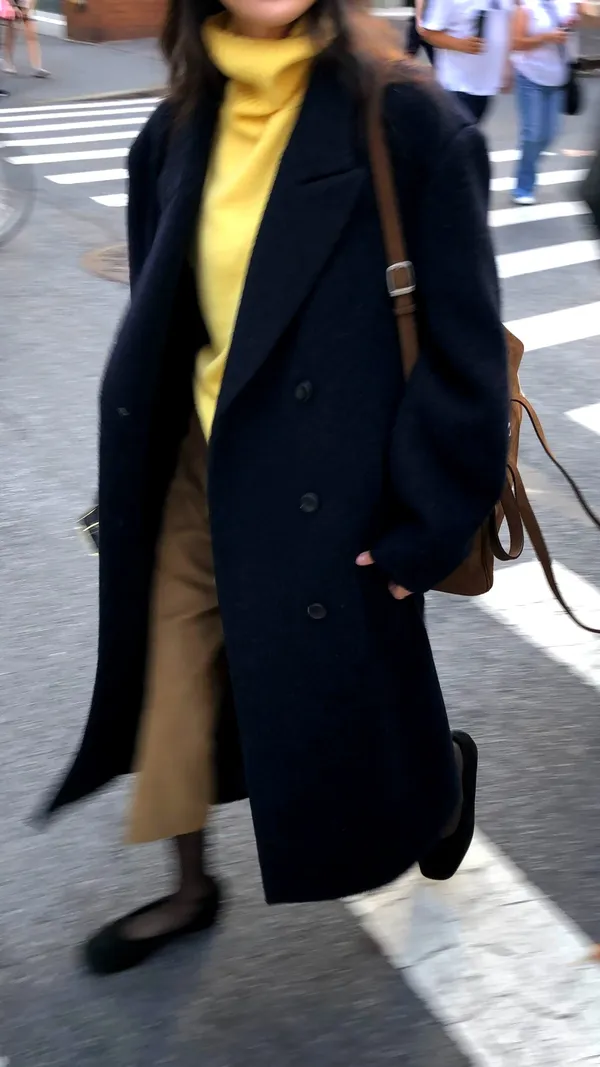 Stylish and Elegant Women's Coat - Warm and Comfortable for Perfect Pairing