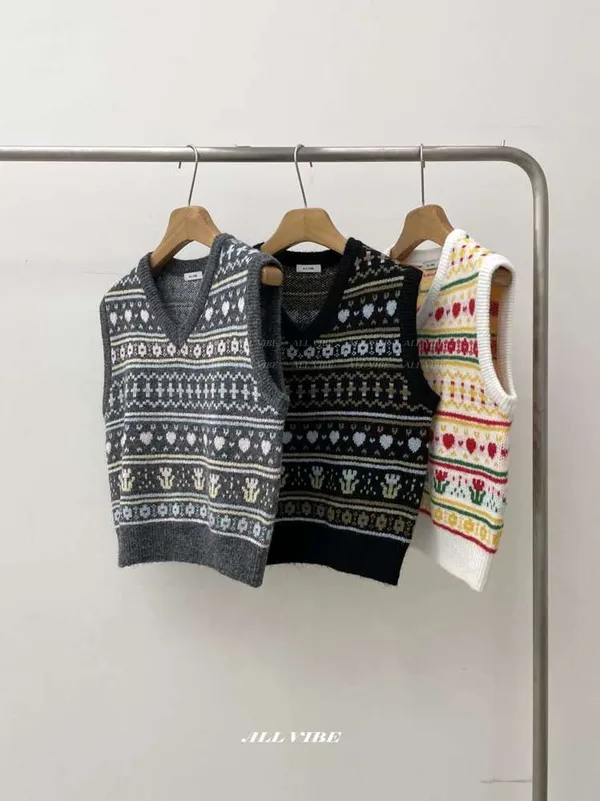 Stylish Knitted Vest with Classic Pattern Design, Comfortable and Versatile