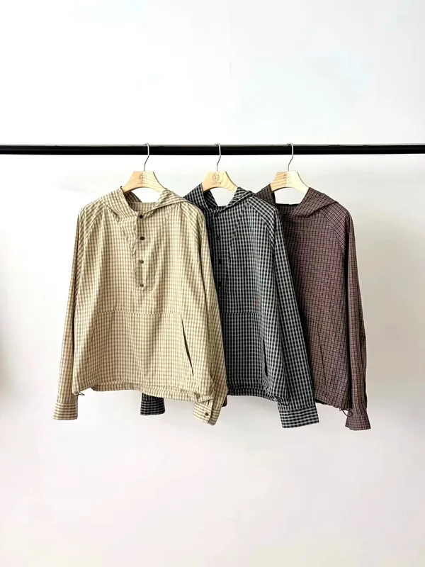 Stylish Plaid Women's Top - Comfortable and Casual