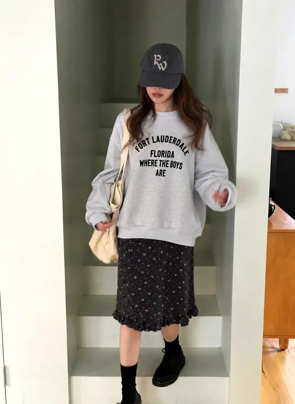 Hoodie Cetak Kasual yang Selesa, Sesuai untuk Pakaian Seharian
