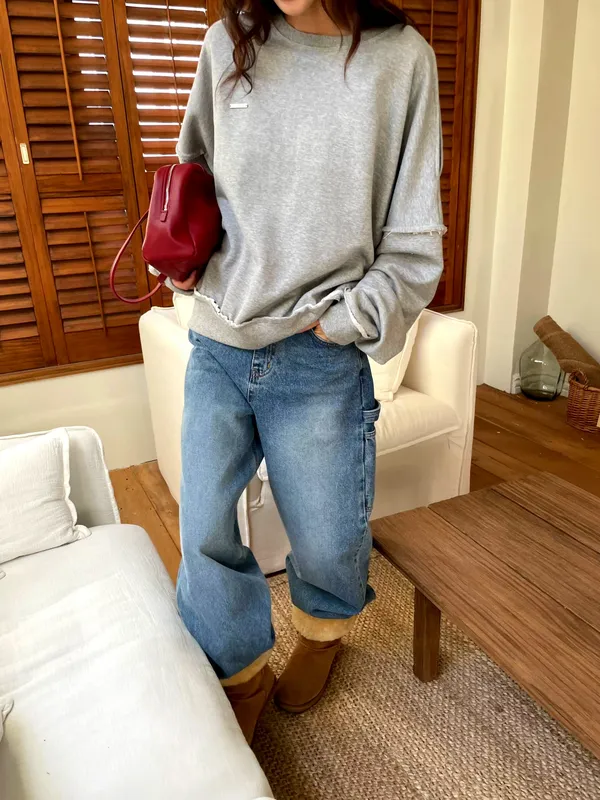 Fashionable Loose Denim Jeans for a Comfortable Casual Look