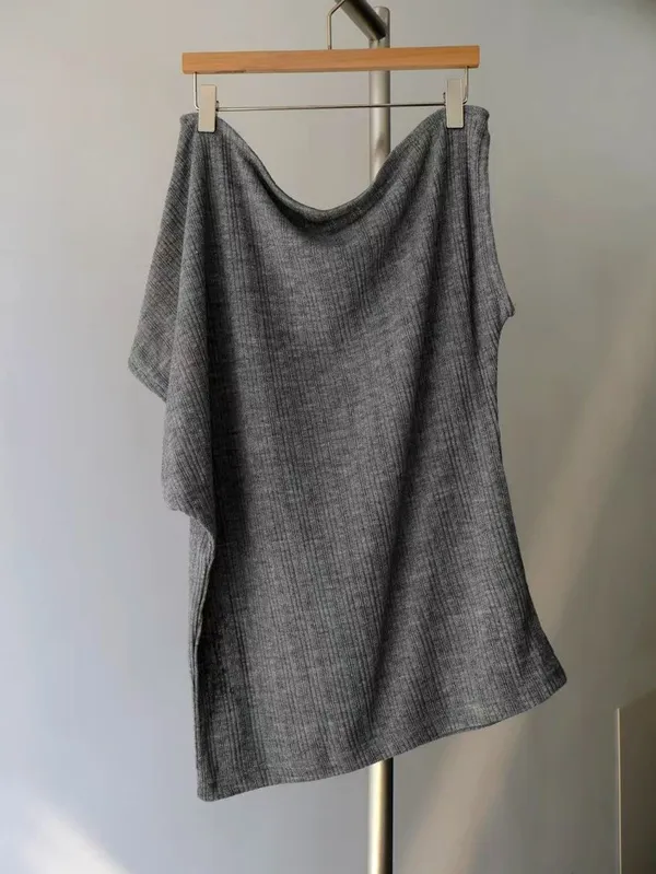 Minimalist Gray Women's T-Shirt - Comfortable and Breathable
