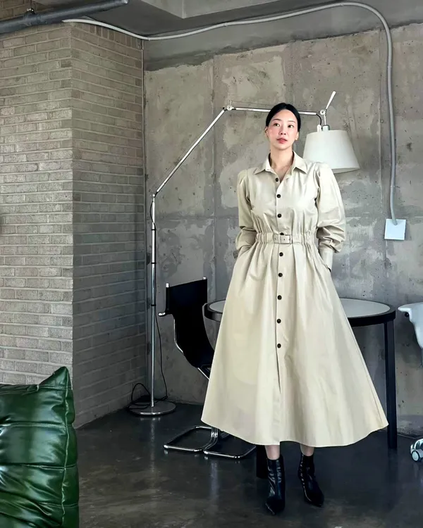 Elegant Women's Dress with Classic Design and Comfortable Fabric