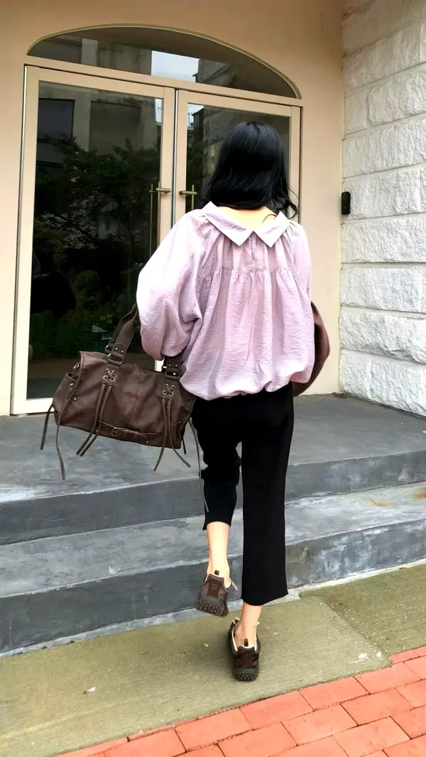 Elegant Women's Top - Lightweight & Comfortable for Any Occasion
