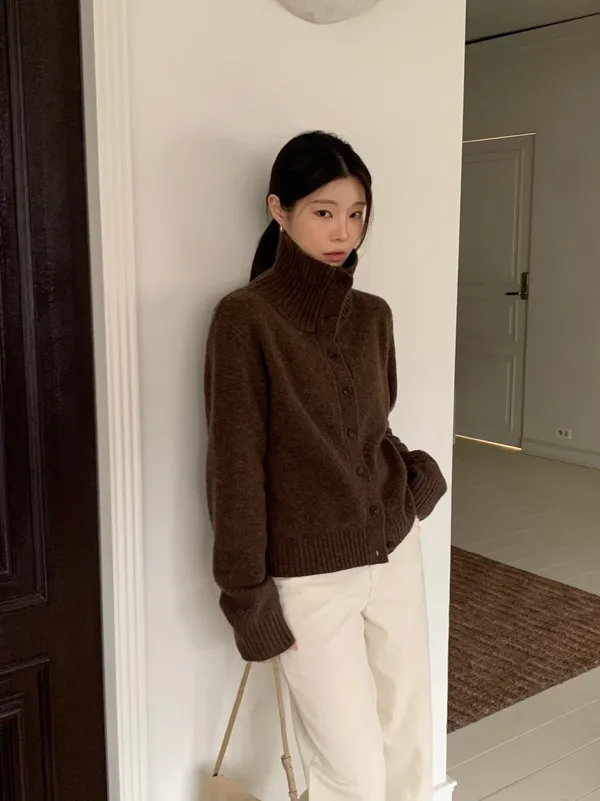 Fashionable Turtleneck Sweater, Warm and Comfortable, Perfect for Fall and Winter