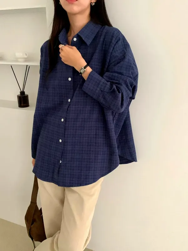 Stylish Plaid Shirt for a Comfortable Casual Look