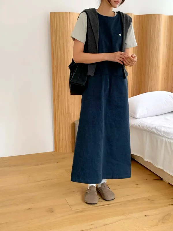 Elegant and Minimalist Women's Dress, Comfortable and Versatile