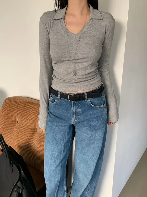 Stylish Gray V-Neck Long Sleeve T-Shirt - Comfortable and Versatile