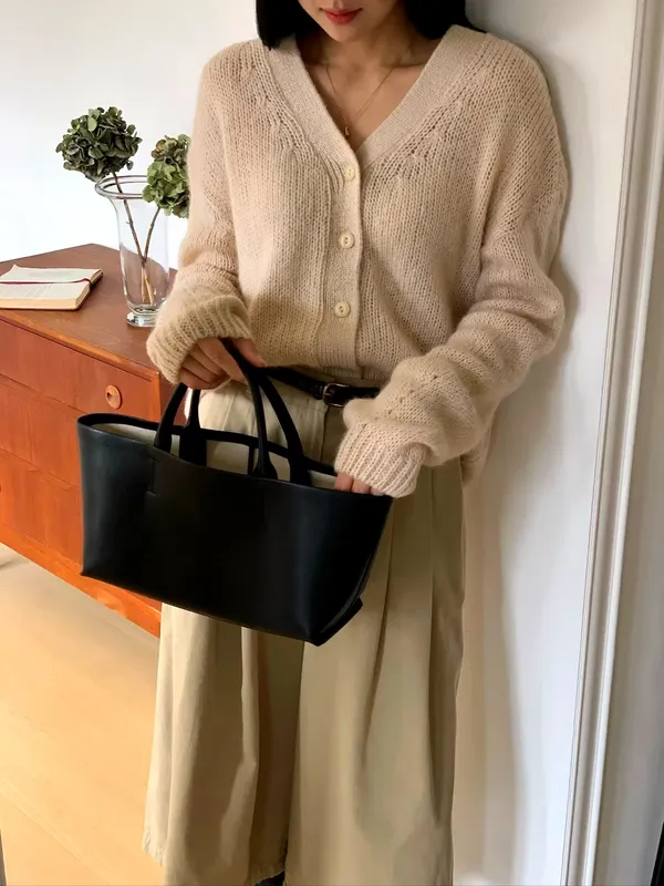 Warm and Cozy Women's Cardigan, Elegant and Versatile
