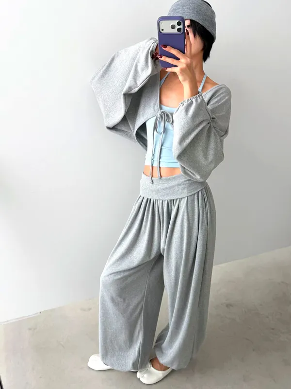 Bộ trang phục nữ thoải mái và thời trang