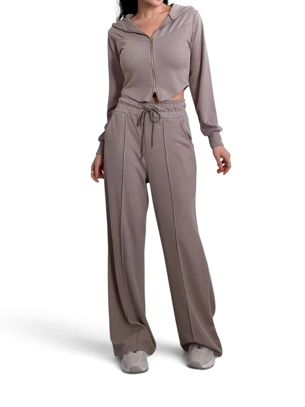 Fashionable Casual Women's Outfit Set - Comfortable and Versatile for Everyday Wear