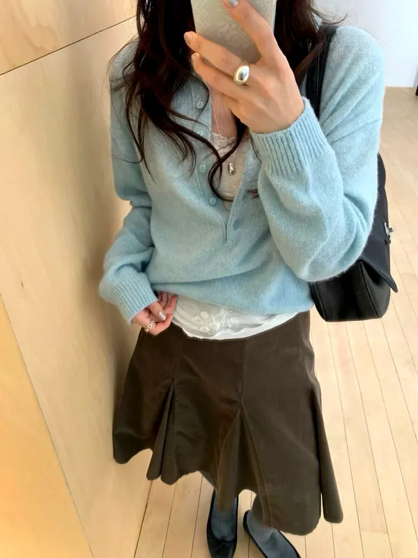 부드럽고 편안한 니트 스웨터, 상쾌한 블루, 완벽한 매치