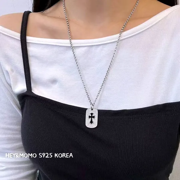 Stylish 925 Silver Cross Necklace - Perfect for Every Occasion Necklace