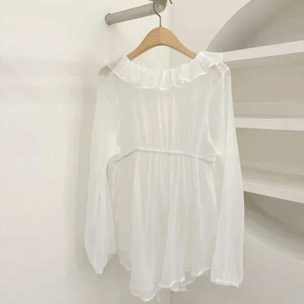 Fresh and Breathable Women's Top with Elegant Ruffle Design