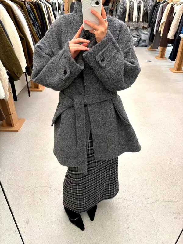 Stylish Gray Women's Coat - Elegant and Warm