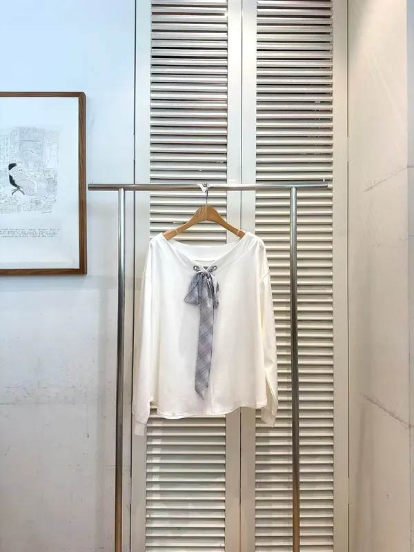 Simple and Stylish Women's T-Shirt, Comfortable and Versatile