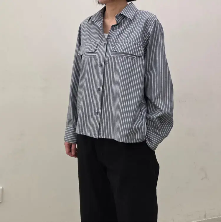 스타일리시한 스트라이프 긴팔 셔츠, 캐주얼 룩