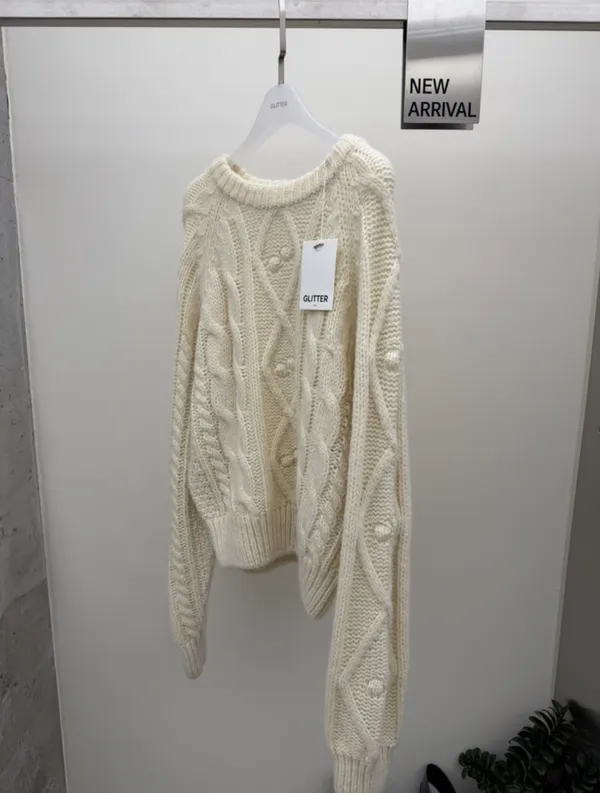 Fashionable Knitted Sweater