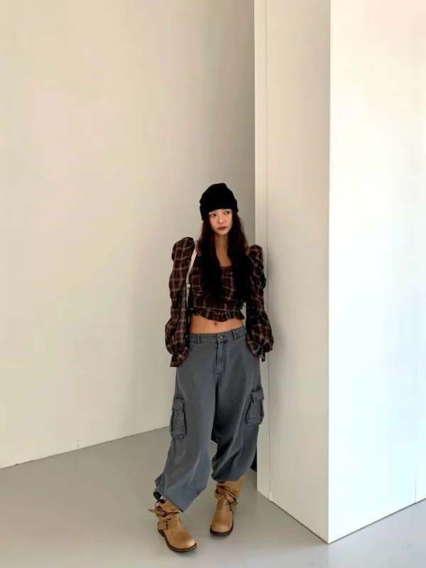 時尚寬松牛仔褲，舒適休閒風