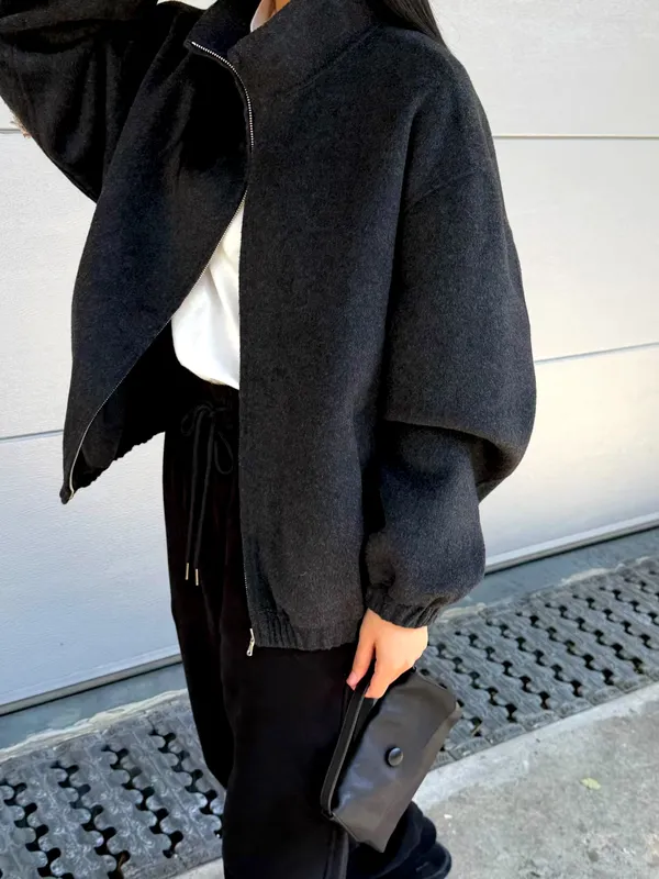 Stylish Women's Jacket - Versatile and Comfortable