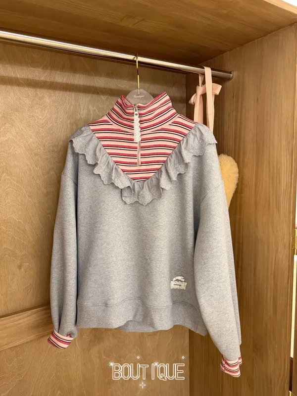 Stylish Striped Spliced Turtleneck Sweatshirt - A Perfect Blend of Elegance and Casual