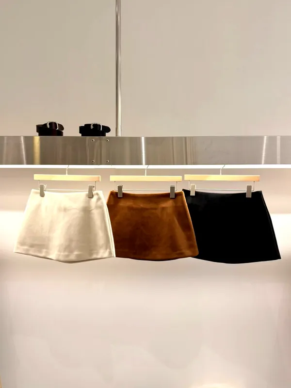 Stylish Versatile Women's Short Skirt - Showcase Your Elegant Charm