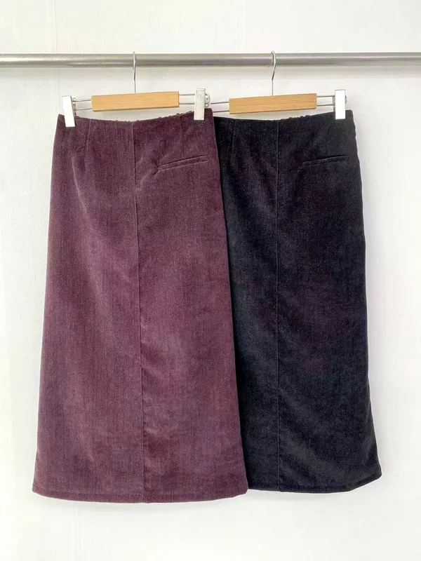 Elegant and Stylish Women's Midi Skirt - Comfortable and Versatile