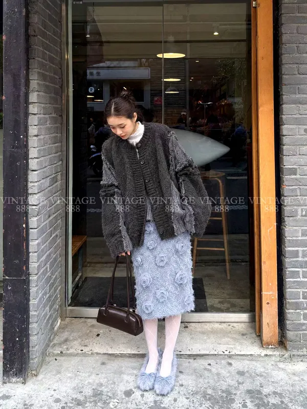 Elegant Floral Embroidered Midi Skirt for Spring and Autumn