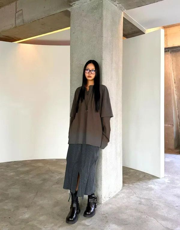 Stylish and Minimalist Women's T-Shirt, Comfortable and Breathable for Everyday Wear