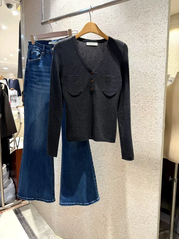Stylish and Minimalist Women's Knit Cardigan - Comfortable and Chic