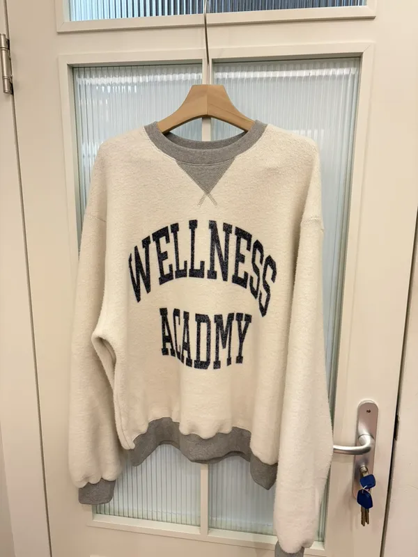 Cozy Casual College Style Sweatshirt, Soft and Warm for Everyday Wear