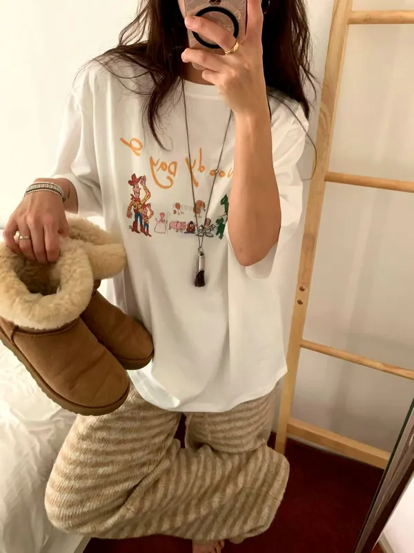 可愛卡通印花寬松T恤，舒適休閒風