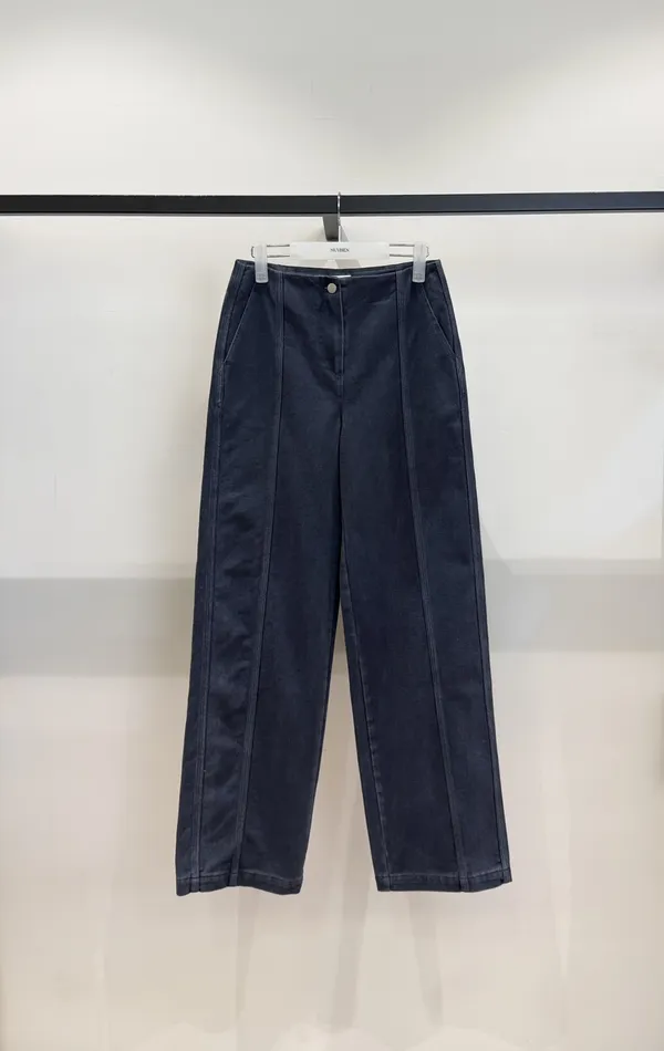 Fashionable Loose High-Waisted Jeans, Comfortable and Versatile