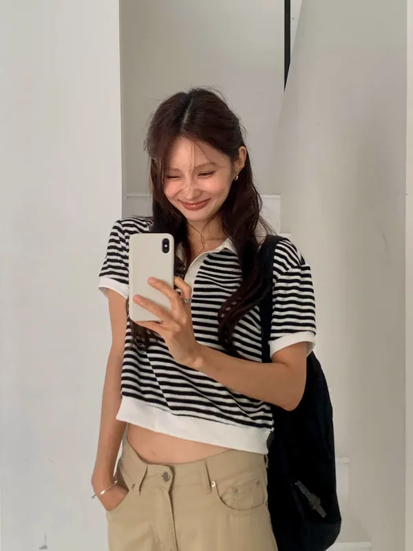 Stylish Striped Women's Top - Fresh and Versatile