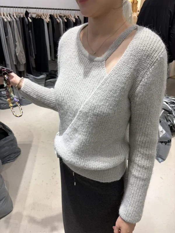 Fashionable Simple Slit Knit, Soft and Comfortable