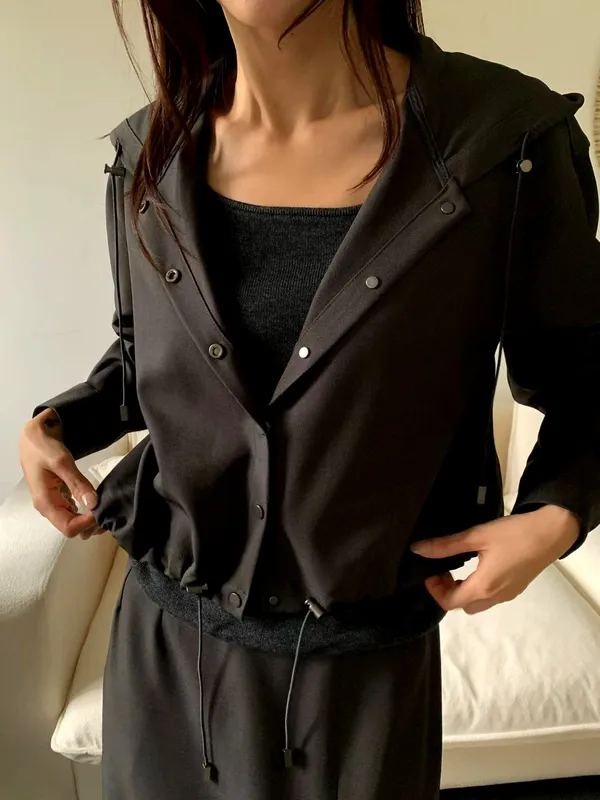 Fashion Women's Jacket, Lightweight and Comfortable, Perfect for Any Outfit