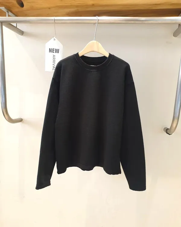 Stylish Minimalist Black Hoodie - Comfortable and Versatile
