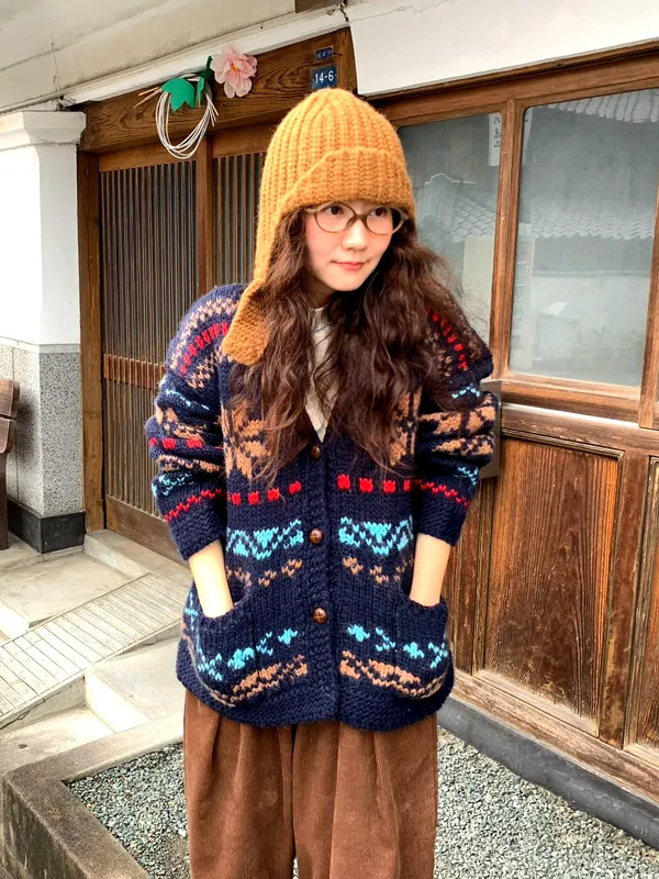 Stylish Knitted Cardigan for Women - Warm and Comfortable for Autumn and Winter