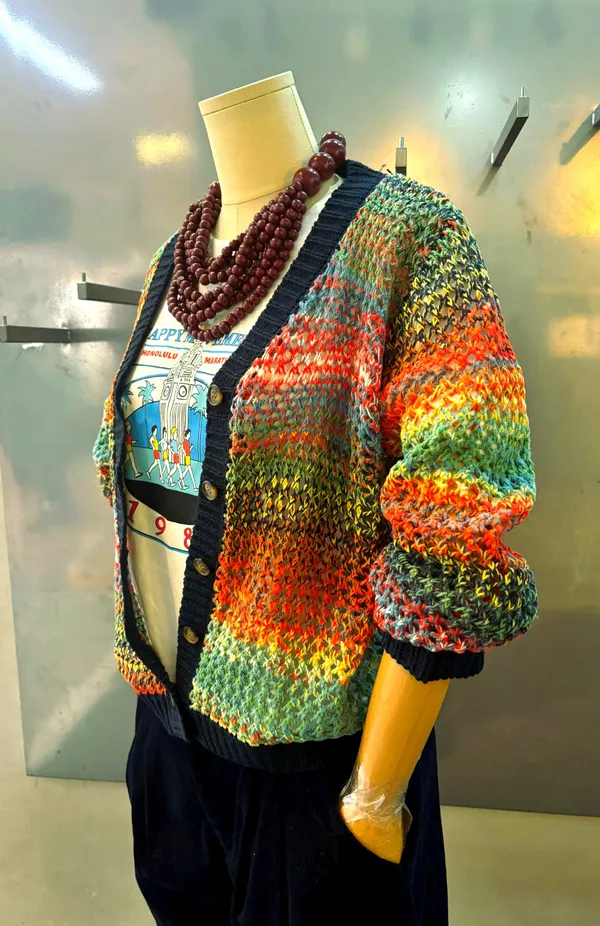 เสื้อกันหนาวถักสีสันสดใส, แฟชั่นและเข้ากันได้กับทุกชุด
