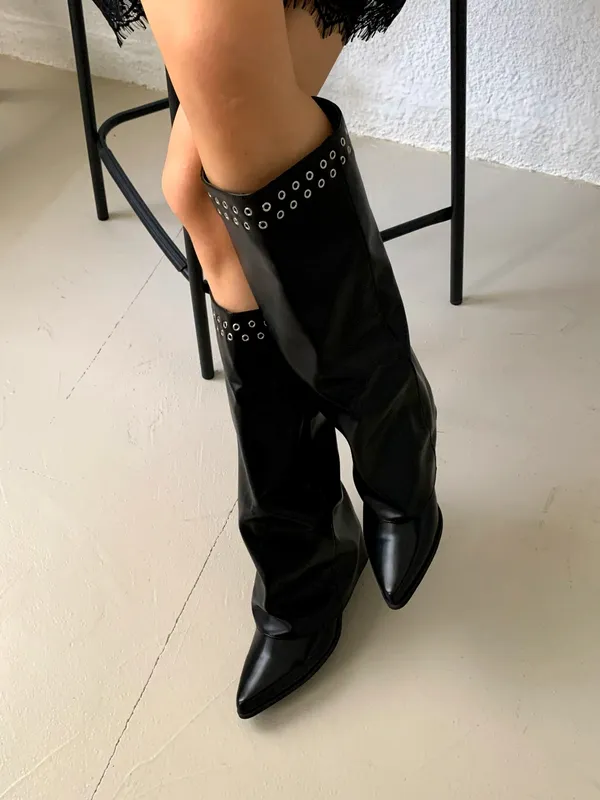 Stylish Pointed Toe Knee-High Boots: The Perfect Blend of Elegance and Personality