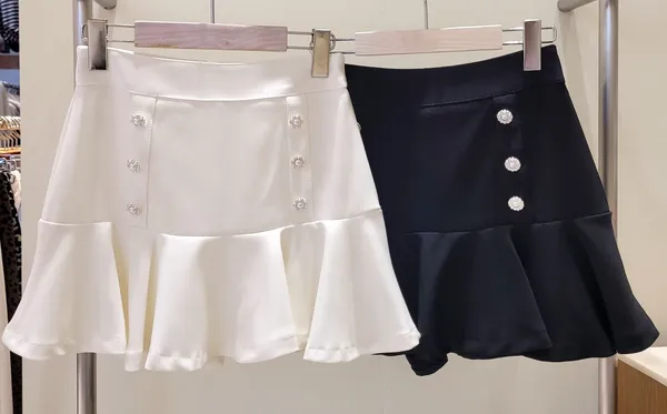 Elegant Versatile Skirt, A Fashion Must-Have