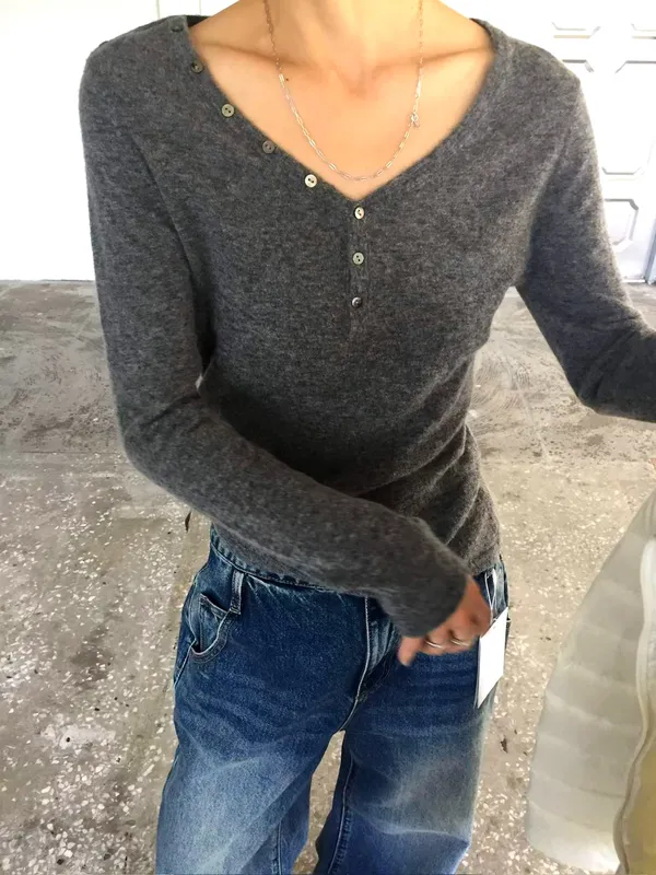 Fashionable and Minimalist Women's T-Shirt, Comfortable and Fitted, Perfect Match