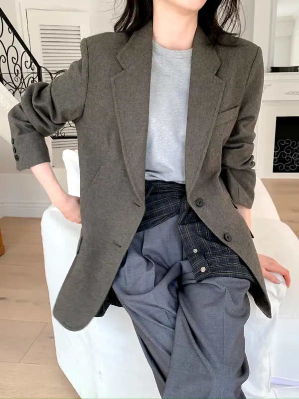 時尚優雅女裝外套，完美搭配任何造型