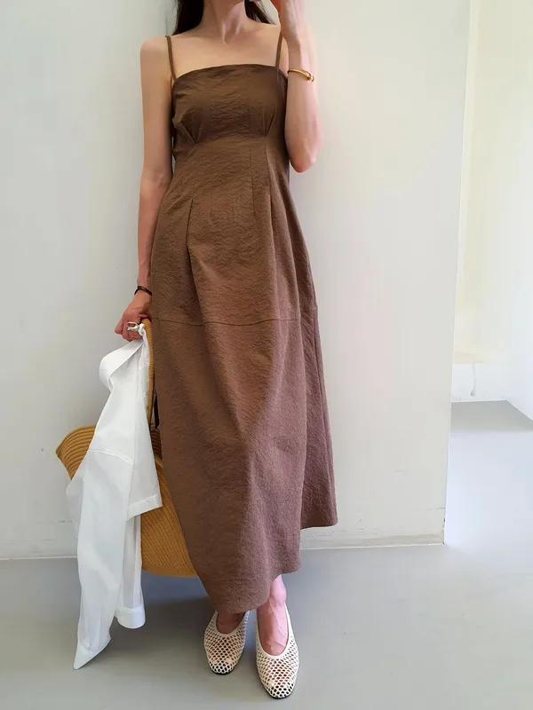 Elegant and Minimalist Women's Dress, Comfortable and Breathable, Perfect for Summer